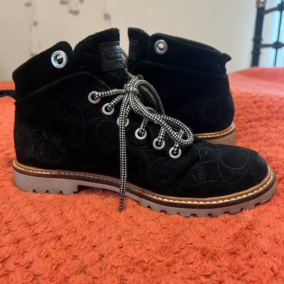 Coach Ester Embossed black suede shoes, size 6B/38/7.5 - Picture 2 of 9